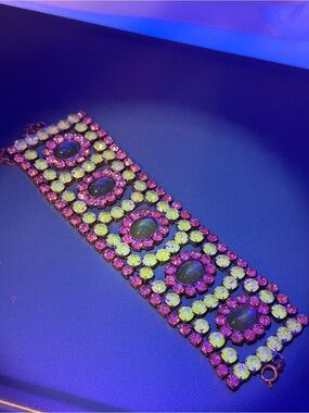 🎊🎉🎂Vintage Purple Bijoux MG bracelet Czech glass It Glows
